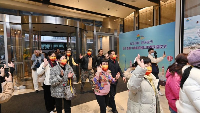 酒店的设施与服务是影响入住体验的重要因素。对于老人来说，以下设施与服务尤为关键：